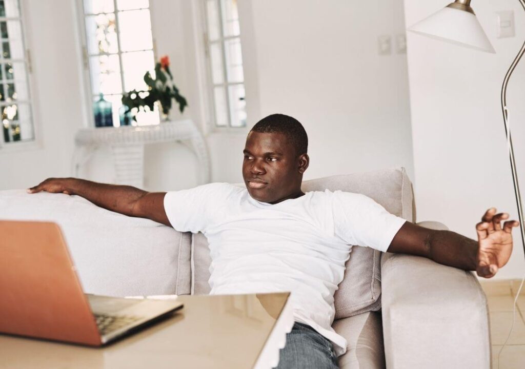 ablenkungen bei der arbeit von zuhause • Arbeit Zuhause